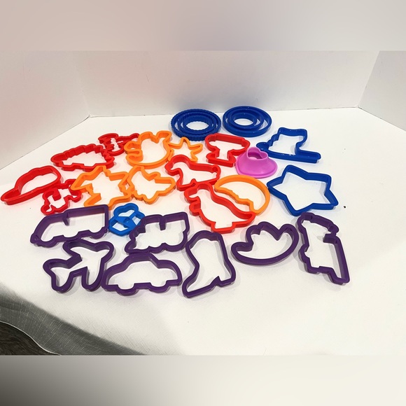 82 Plastic Cookie Cutters Shapes, Alphabet, Numbers, Animals, Dinos, Transport - Picture 3 of 6